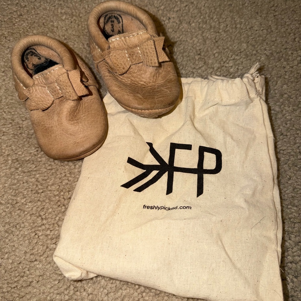 Freshly picked moccasins size 3 kids